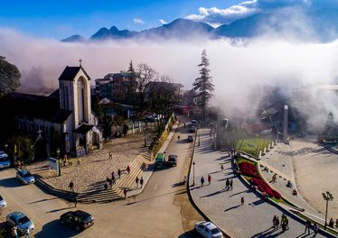 Thị trấn Sapa trong mây