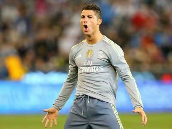 Ronaldo trên sân bóng