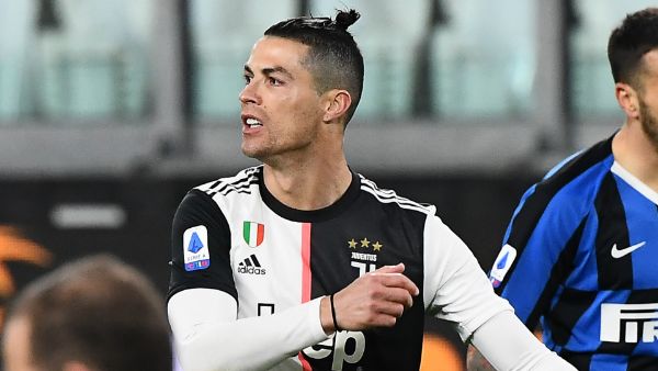  Ronaldo đang chơi cho Juventus